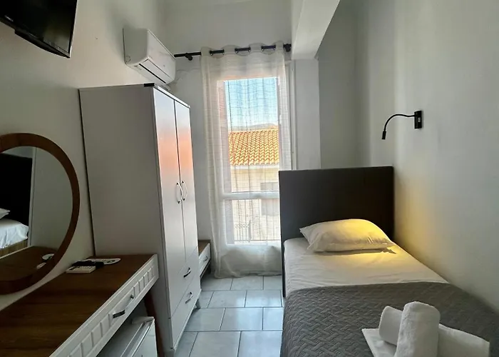 Omiros Rooms